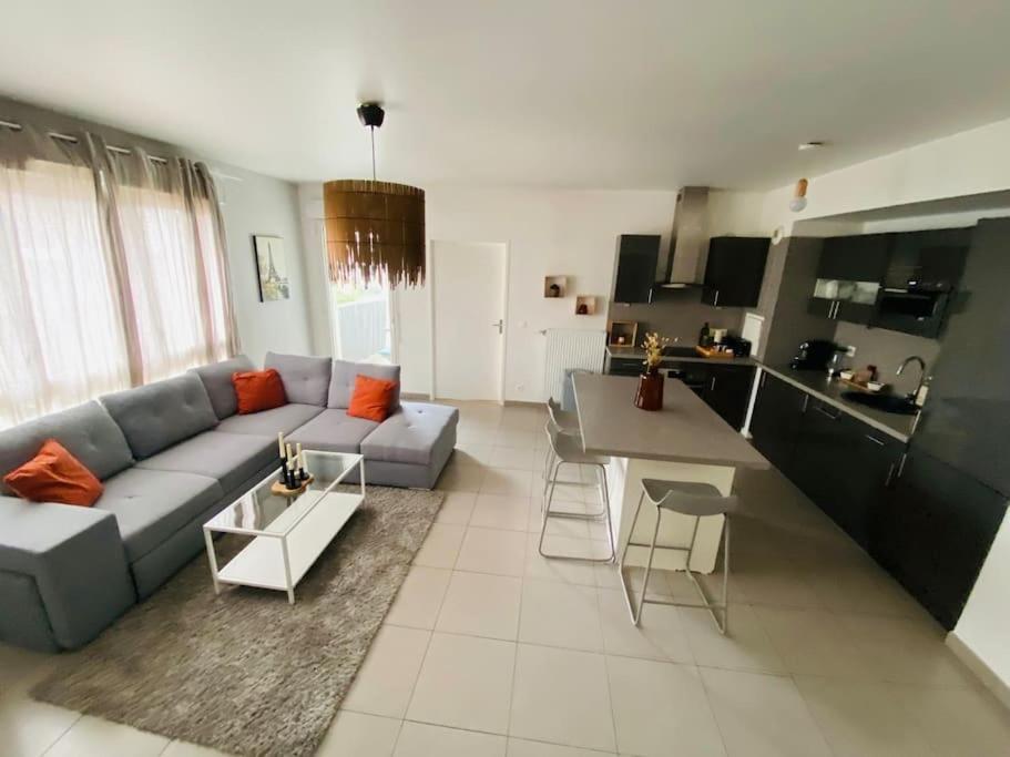 Grand Appt Proche Paris Parking Apartment Обервил Екстериор снимка